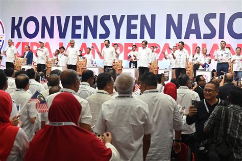 Konvensyen Kerajaan Perpaduan Berjalan Lancar Suasana Harmoni Simbolik