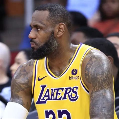 Lebron James Turns Heads With Cryptic Post Amid Lakers Trade Rumors