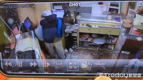 基隆2男持刀搶夜市旁彩券行！正妹店員反抗畫面曝 逃1 5hrs被逮 Ettoday社會新聞 Ettoday新聞雲