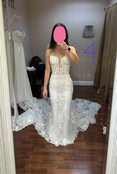 Looking for that special dress? Want help choosing *the ONE*? We're