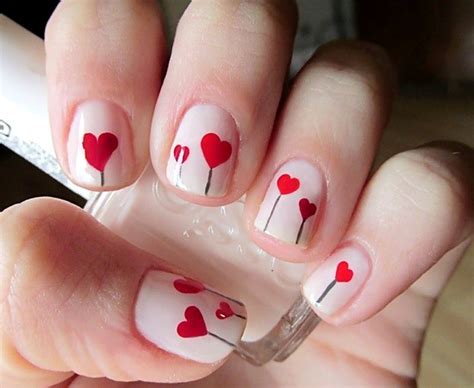 Hermosas Uñas Decoradas Con Corazones