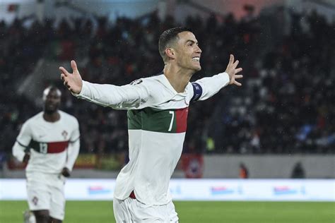 Portugal Destroza A Luxemburgo Con Un Par De Cristiano