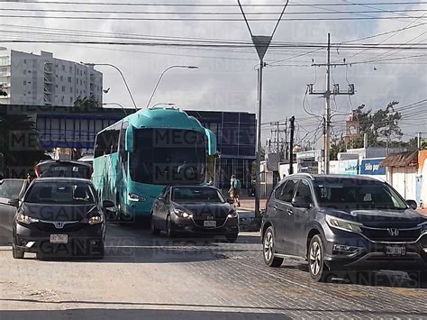 Caos Vial Por Diligencias En La Zona Continental De Isla Mujeres