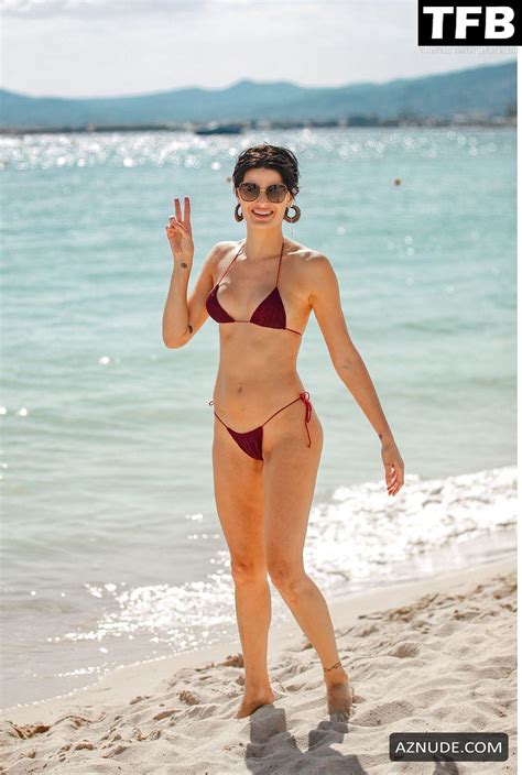 Isabeli Fontana Sexy Seen Flaunting Her Hot Bikini Body At The Martinez Beach AZNude