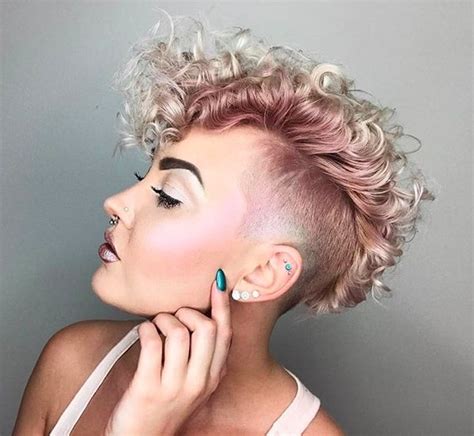 11 Pink Curly Hairstyles That Ooze Cuteness