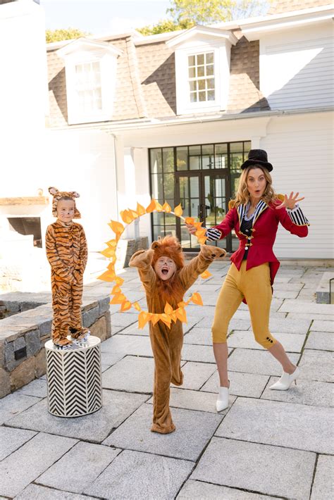 Family Halloween Costumes: Welcome to the Circus! – Happily Eva After