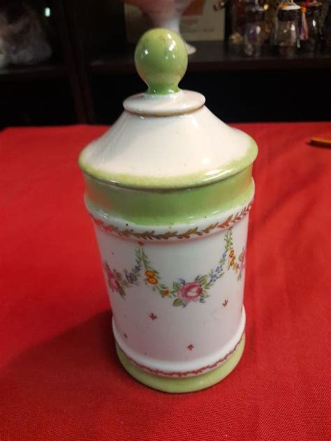 Belle bonbonnière porcelaine de Limoges Kaufen auf Ricardo