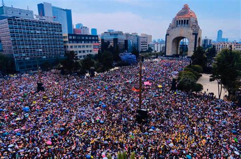 Marcha Feminista Une A 80 Mil Mujeres En La Cdmx Central Municipal