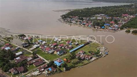 Foto Puluhan Rumah Di Konawe Hilang Akibat Abrasi Sungai Konaweha