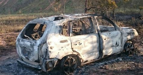 G1 Corpo carbonizado é encontrado dentro de carro em Atibaia SP