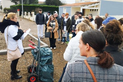 Marche Blanche Aux Sables D Olonne Personnes Se Sont Rassembl Es