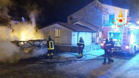 In Fiamme Due Auto A Isca Sullo Ionio Il Lametino It