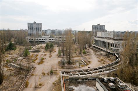 Chernobyl S Ghost Town Draws Daring Visitors Ap Photos