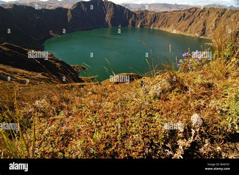 Quilotoa Ecuador Overview Of Quilotoa Volcano The Westernmost