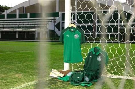 Palmeiras lança nova coleção de uniformes de treino e viagem para 2024