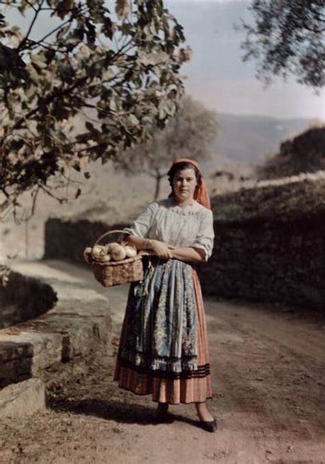 Old Photos Girl Photos History Of Portugal Folk Costume Costumes