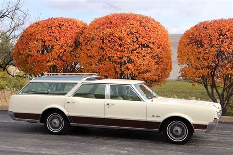 1967 Oldsmobile Vista Cruiser Catalog And Classic Car Guide Ratings And Features Metro