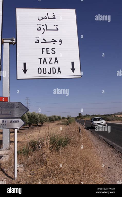 Road Signs Morocco Stock Photos & Road Signs Morocco Stock Images - Alamy