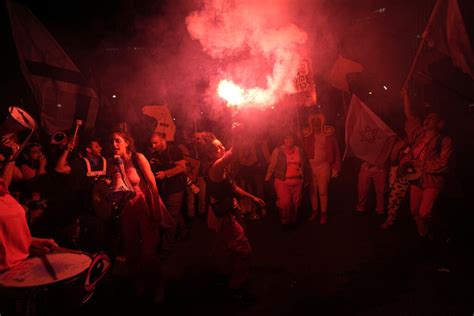 Nastavljeni Protesti Irom Izraela Gra Ani Ustali Protiv Netanijahua I