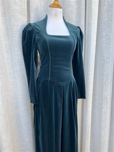 Vintage Laura Ashley Victorian Style Velvet Long Slee Gem