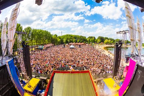 Pussy Lounge Backbone International