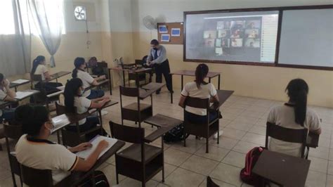 Se Reanudan Clases Presenciales En Guayas Esmeraldas Y Santo Domingo