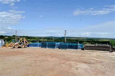 Em Novo Gama governador Ronaldo Caiado vistoria obras de ampliação do