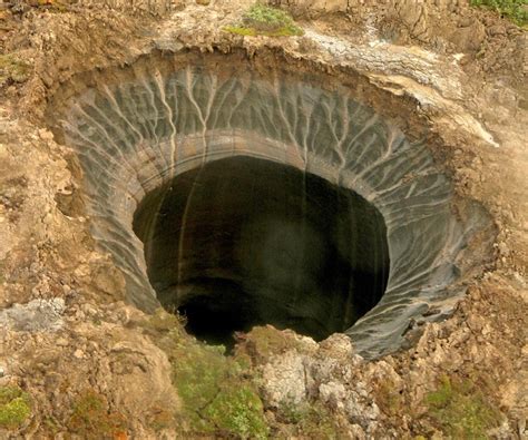 Beberapa Lubang Misteri Muncul Satu Persatu Di Siberia Sejak Tahun 2014