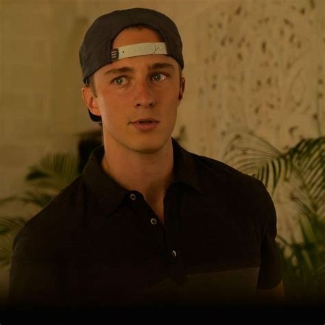 Pin by Ellexus𝜗𝜚 on ୨୧Celbs in Rafe Hot actors Hottest guy ever