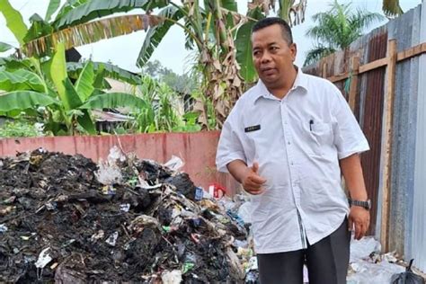 Bertahun Menumpuk Dlh Gunakan Eskavator Angkut Sedimen Sampah Antara