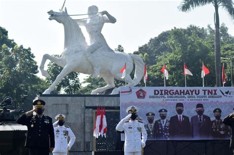 Foto Upacara Hut Ke 76 Tni Dan Hut Ke 71 Kodam Iv Diponegoro Di