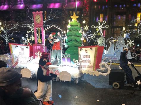 Bellevue Washington Snowflake Lane Christmas parade 2022 | Roadtirement