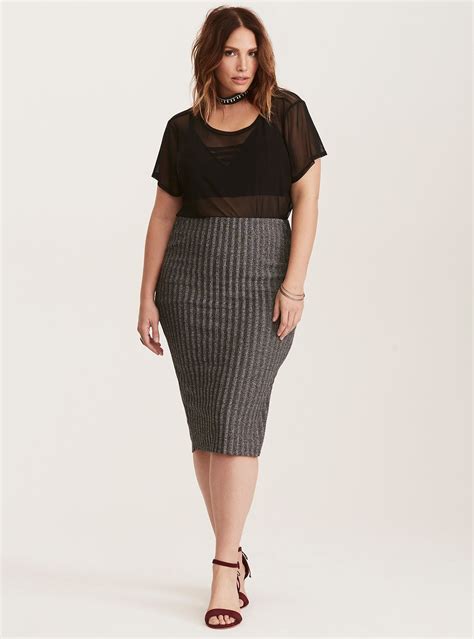 Plus Size Pencil Skirt Outfit Ideas For 2023