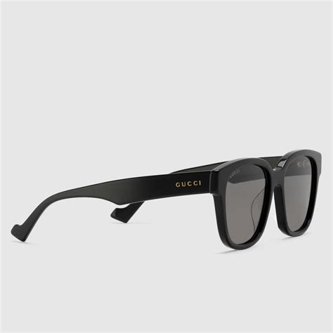 แว่นตากันแดด Low Nose Bridge Fit Sunglasses Inอะซิเตทสีดำ Gucci® Th