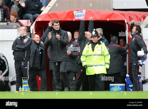 Football Celebrating Roy Keane Hi Res Stock Photography And Images Alamy