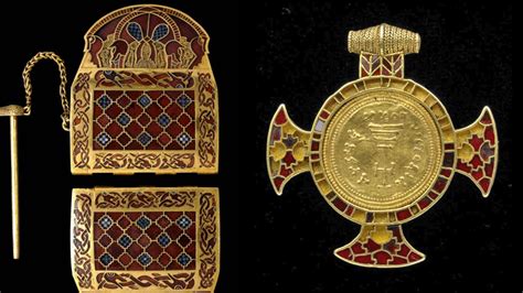 Napoleon and the Bees: How 5th Century Jewelry From the Tomb of ...