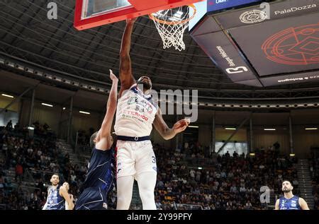 Deshawn Freeman Fortitudo During The Italian Basketball Lbn A Series