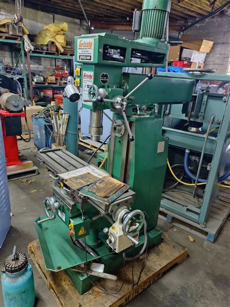 A Nice Grizzly Combo Knee Mill Model G3617 110 Or 220v 1ph Seperate