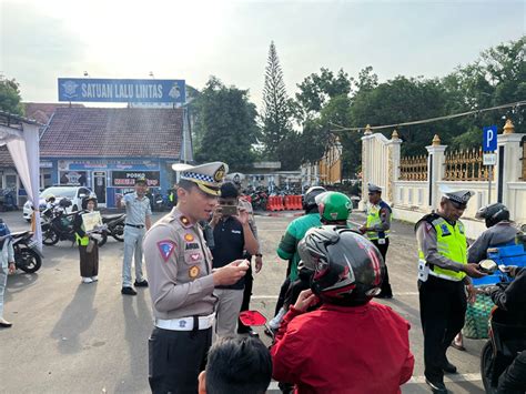 Selama Operasi Keselamatan Candi Polresta Surakarta Tilang