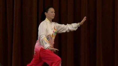 Tai Chi, Qigong master holds session at Louisville Public Library