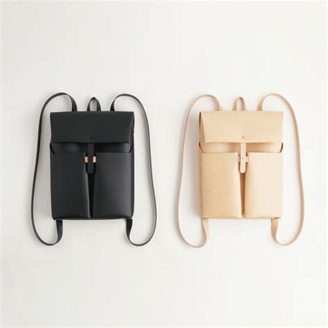 SEAMLESS RUCKSACK NUDE BLACK I Ro Se O