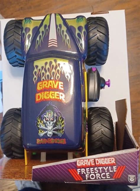 Monster Jam Grave Digger Freestyle Force RC Monster Truck 1 15 Scale