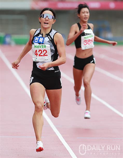 언제나 최선을 다하는 육상 여신 김지은울산체전 400m 우승의 순간