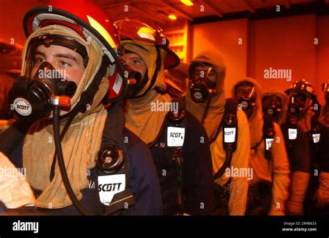 LES marins DE la Marine AMÉRICAINE affectés à l USS Nimitz CVN 68