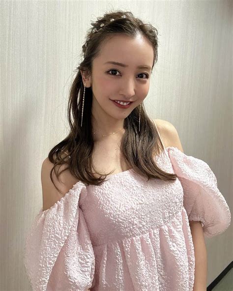 板野友美さんのインスタグラム写真 板野友美instagram 「この後『人志松本の酒のツマミになる話』 カチュームとピンクドレスがすき