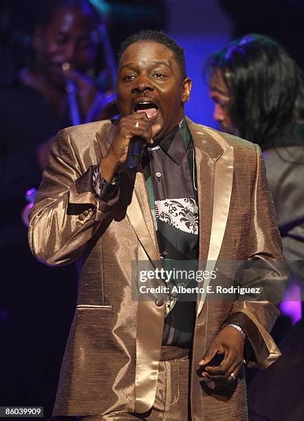 Philip Bailey Musician Photos And Premium High Res Pictures Getty Images