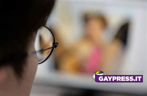 Revenge Porn Lui Commette Il Reato Lei Viene Licenziata Gaypress It