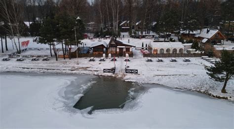 Zimowy raj nad zalewem Nakło Chechło Sauny jacuzzi i zimna kąpiel