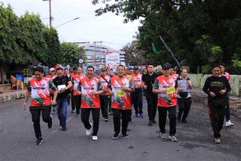 Dampingi Danrem 043 Garuda Hitam Gubernur Lampung Lepas Peserta