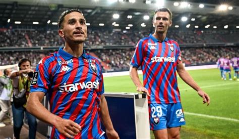 Sm Caen Najim Dans Le Groupe Pour La R Ception Damiens Les